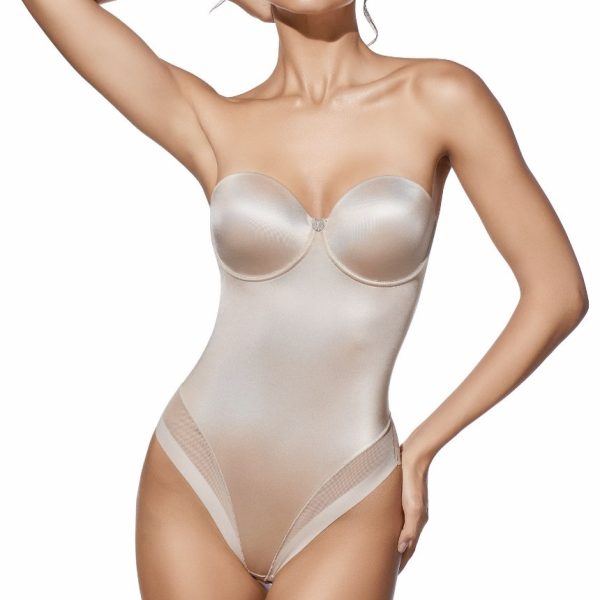Body Selene Miranda copa C, Body Reductor sin tirantes, con aros y copa de relleno. Rematado en tules corte láser para un mejor ajuste. Proporciona una cobertura perfecta, alisando y estilizando la figura